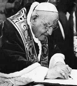 Il 22 febbraio 1962 Giovanni XXIII firmò la Costituzione apostolica Veterum Sapientia 