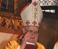 Mons. Cleto Bellucci, Arcivescovo Emerito di Fermo con le insegne dell'Ordine del Santo Sepolcro