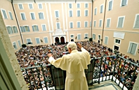 Dutante l'Angelus a Castelgandolfo il Santo Padre invita a vivere i prossimi Giochi Olimpici come un'esperienza di fraternità
