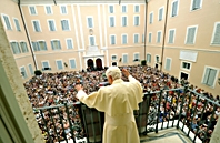 Solo Cristo sazia la fame più profonda dell'uomo - Angelus di Domenica 29 Luglio 2012