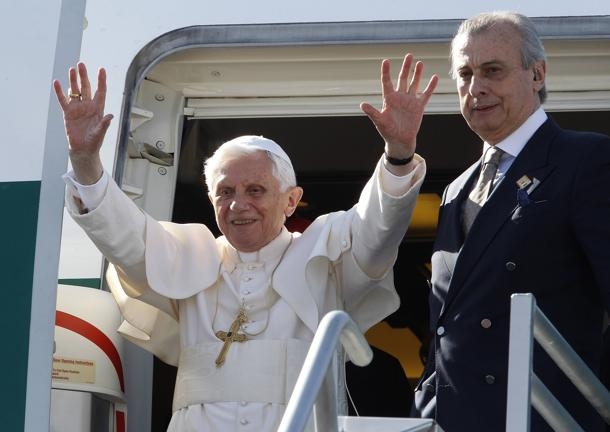 Il Santo Padre al suo arrivo in Messico