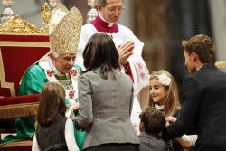 Il Papa alle Equipes Notre Dame: gli sposi cristiani sono il volto sorridente della Chiesa