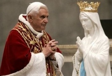 Benedetto XVI: essere cattolici vuol dire essere mariani. Udienza alla Congregazione mariana di Ratisbona