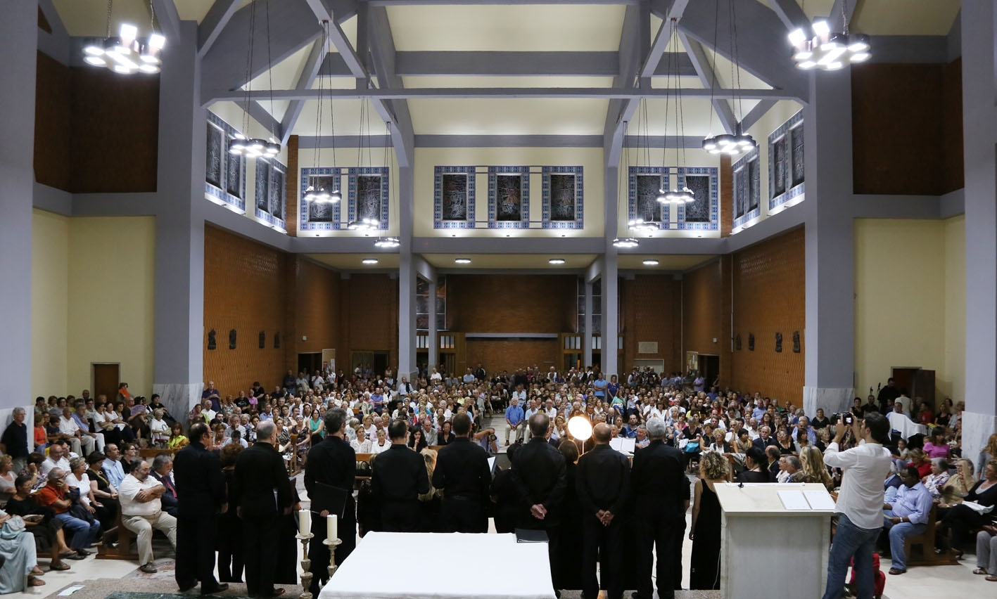 Una bella serata di musica e solidarietà, a Civitanova, con frate Alessandro Brustenghi