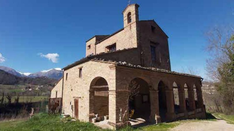 Un'area attrezzata per la sosta, il ritiro e il raccoglimento dei pellegrini lungo il cammino Francescano