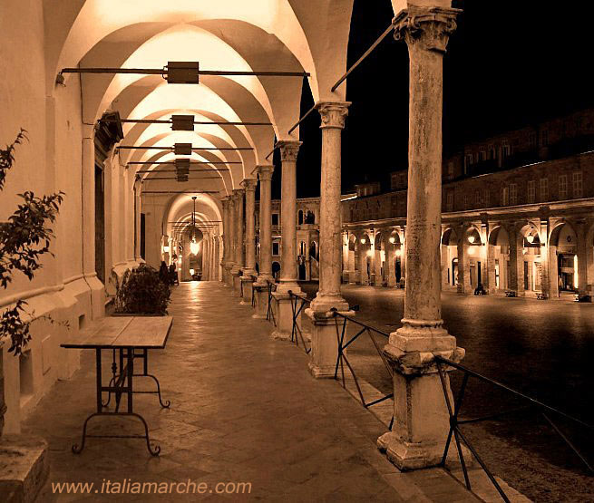 Fermo - Loggiato di San Rocco