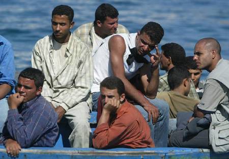 Tre membri del Pontificio Consiglio per la Pastorale dei Migranti commentano il messaggio del Santo Padre