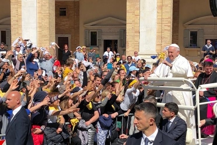 Papa Francesco in visita a Camerino