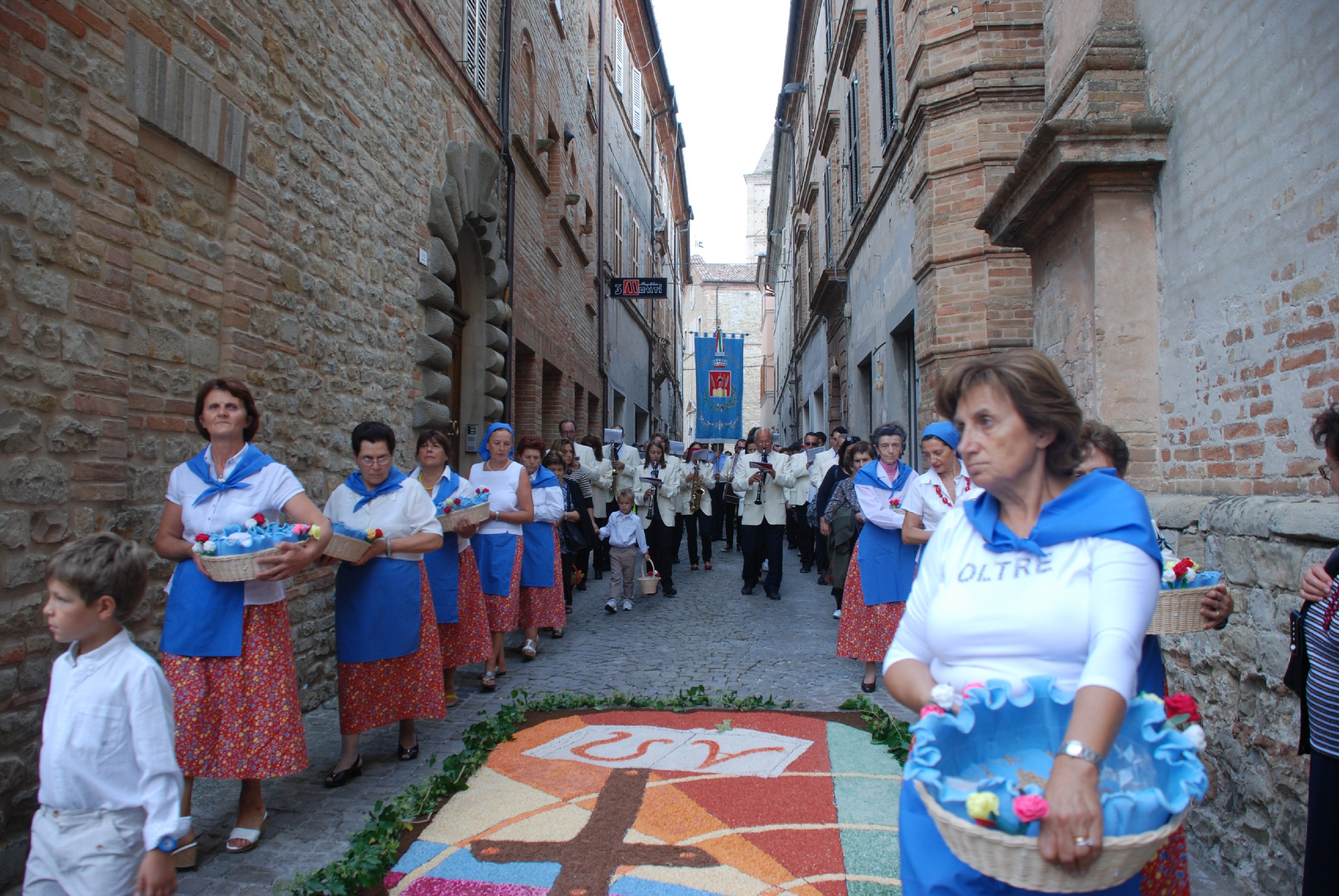 A Penna San Giovanni si rinnova la tradizione delle Canestrelle