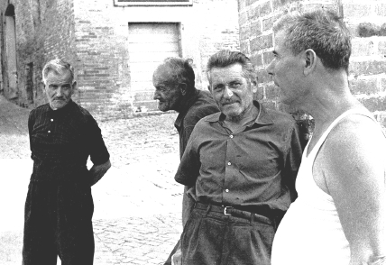 La copertina del libro contenente le fotografie di Nazzareno Cappella sui volti di Sant'Elpidio a Mare