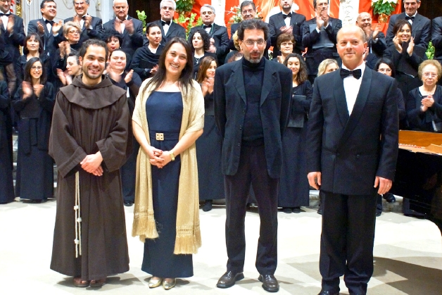 Con il concerto di Fra Alessandro raccolti 2.000 euro per la Terra Santa