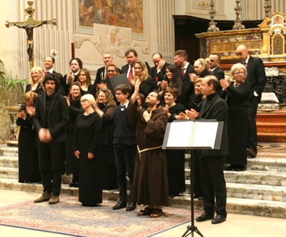 Successo di pubblico a Sant'Elpidio a Mare per il concerto con fra Alessandro