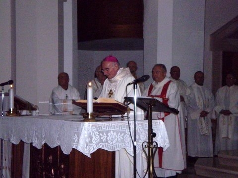 18 Novembre 2010 - l'Arcivescovo visita la vicaria della Valdaso
