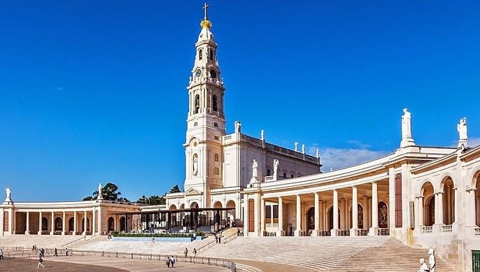 Con il nostro Arcivescovo pellegrini a Fatima